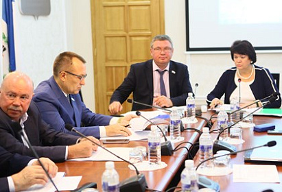 Комитет по собственности и экономической политике готовит вопросы к сессии 